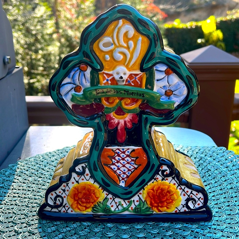 New Blue Sky Clayworks Dia de los Muertos Cross Tealight Holder